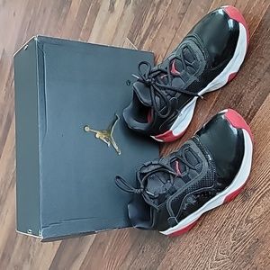 Air Jordan Boys basketball shoes